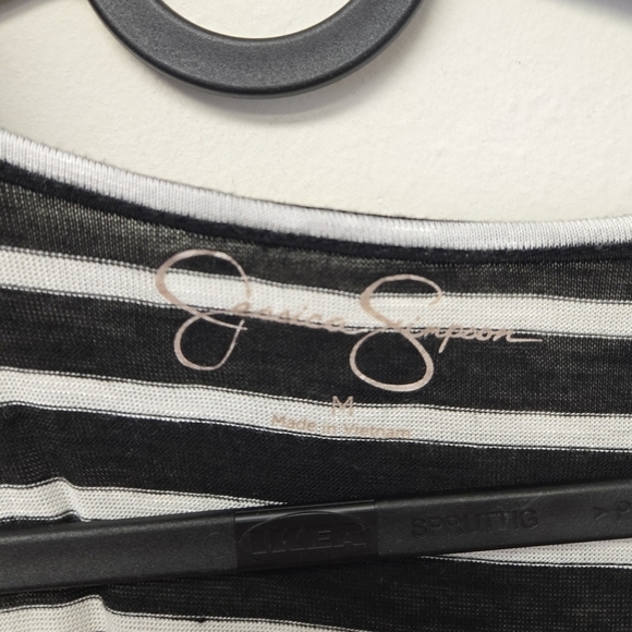 Jessica Simpson Rule Breaker Cold Shoulder Top Black Stripes M - Picture 6 of 8